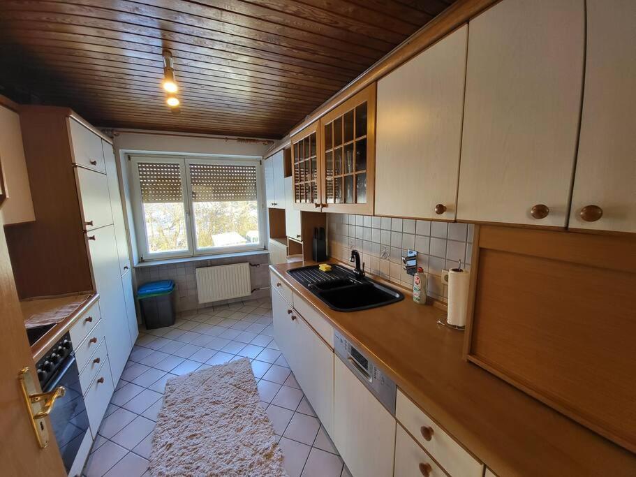 Zentrale, Helle Ferienwohnung Крайльсгайм Екстер'єр фото
