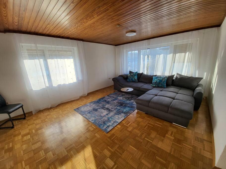 Zentrale, Helle Ferienwohnung Крайльсгайм Екстер'єр фото